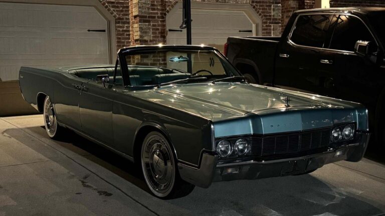 1967 Lincoln Continental Convertible, Teal Green "Betty"