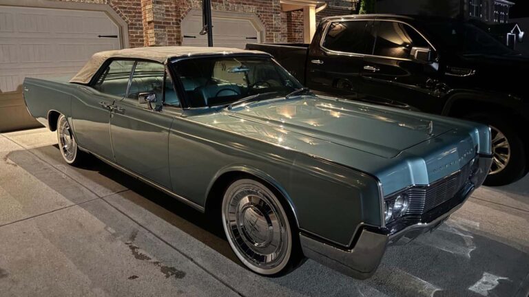 1967 Lincoln Continental Convertible, Teal Green "Betty"