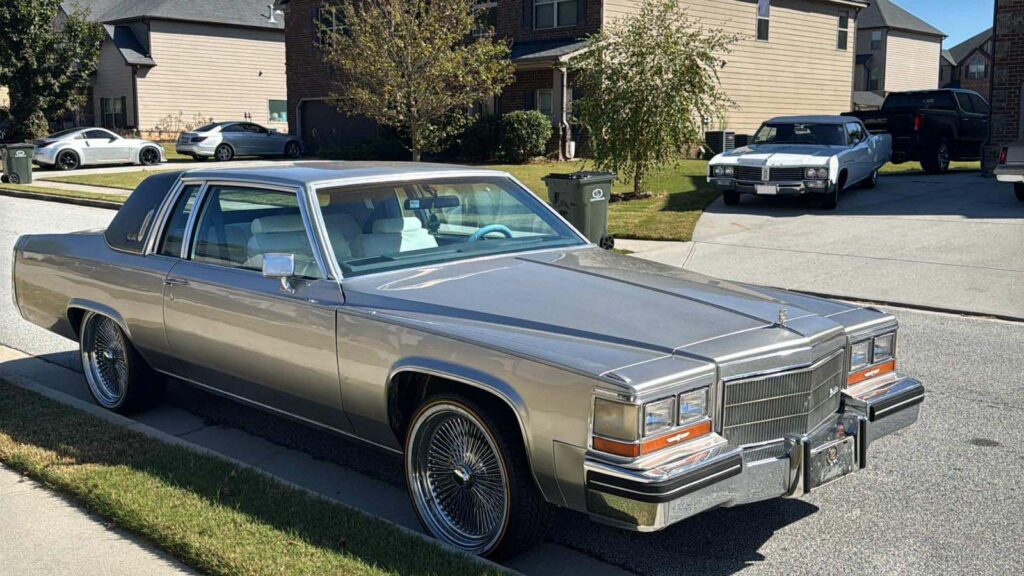 1984 Cadillac Coupe DeVille, Platinum "Paris"