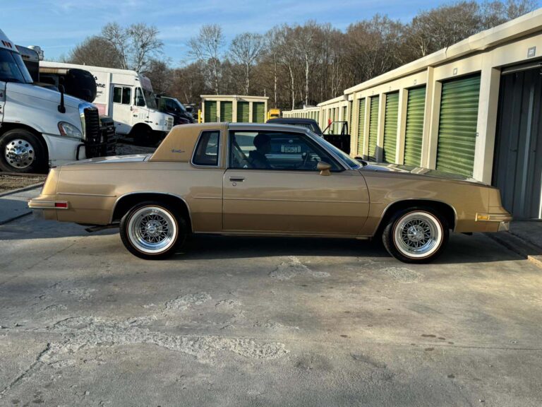 1985 Oldsmobile Cutlass Supreme, Gold "Legacy"